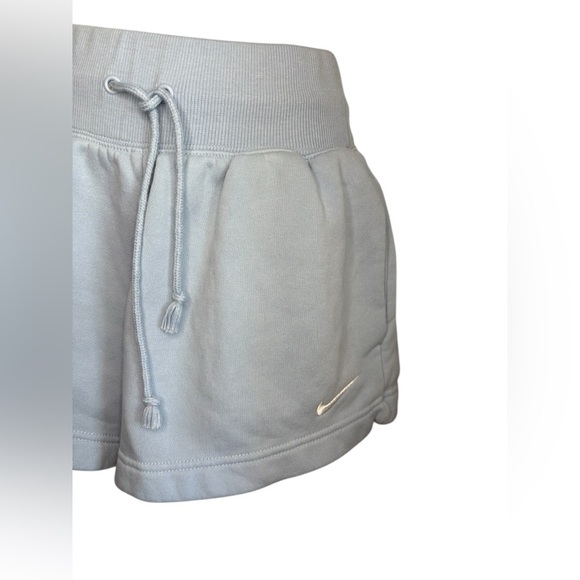 NIKE women’s PHOENIX FLEECE HIGH-WAISTED SHORTS light blue  sz  XS preloved - Picture 2 of 7